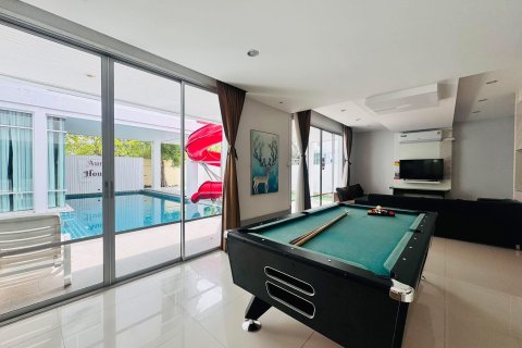 Villa in Pattaya, Thailand 5 bedrooms № 152784 - photo 9