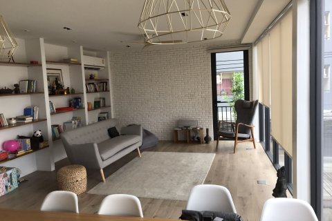 Шопхаус в Самутпракане, Таиланд  № 152783 - фото 1