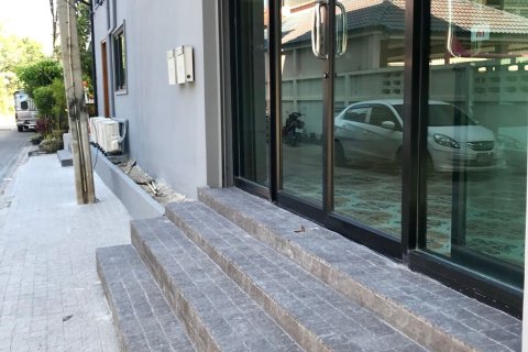 Шопхаус в Самутпракане, Таиланд  № 152783 - фото 10