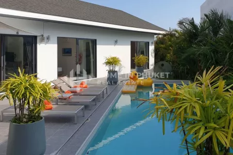 House in Rawai, Thailand 4 bedrooms № 134209 - photo 1