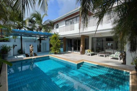 Вилла в Кату, Таиланд с 4 спальнями  № 114138 - фото 1