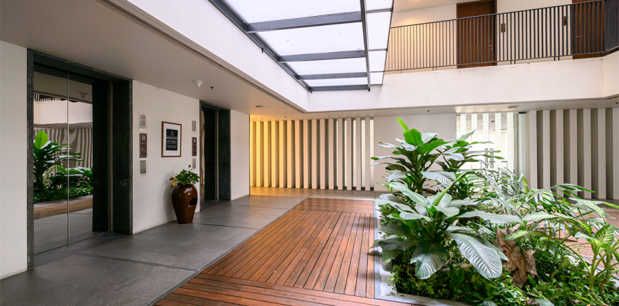 Condo in Bangkok, Thailand, 2 bedrooms  № 185394