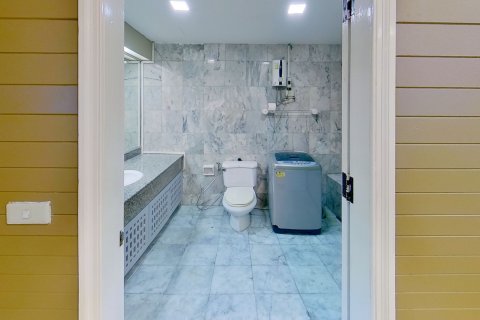 Студия в кондо в Банг Раке, Бангкок, Таиланд № 140394 - фото 10