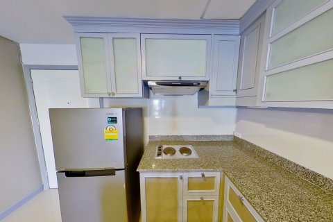Студия в кондо в Банг Раке, Бангкок, Таиланд № 140394 - фото 4