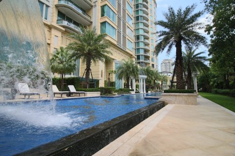 Condo in Bangkok, Thailand, 2 bedrooms  № 181183 - photo 9
