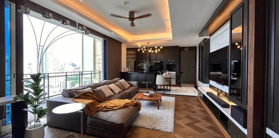 Condo in Bangkok, Thailand, 2 bedrooms  № 181183