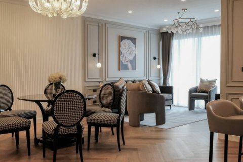 Condo in Bangkok, Thailand, 3 bedrooms  № 181180 - photo 2