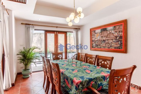 House in Pattaya, Thailand 4 bedrooms № 196991 - photo 10