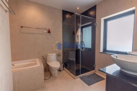 House in Pattaya, Thailand 4 bedrooms № 196995 - photo 24