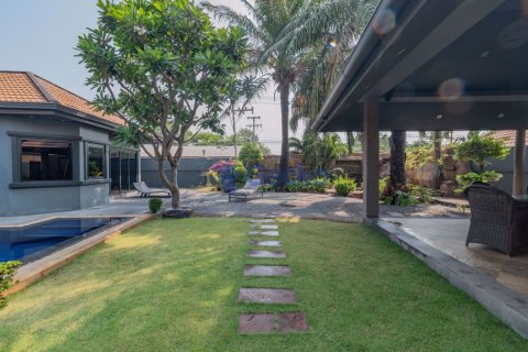 House in Pattaya, Thailand 4 bedrooms № 196995 - photo 3