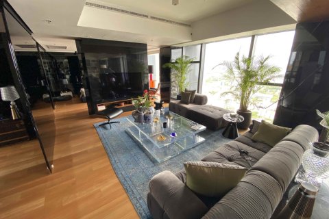Condo in Bangkok, Thailand, 2 bedrooms  № 181063 - photo 3