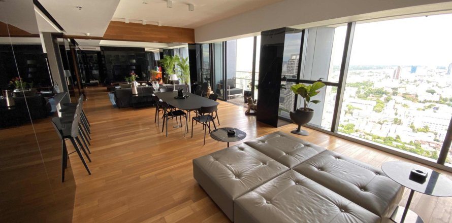 Condo in Bangkok, Thailand, 2 bedrooms  № 181063