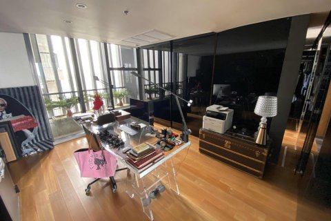 Condo in Bangkok, Thailand, 2 bedrooms  № 181063 - photo 11