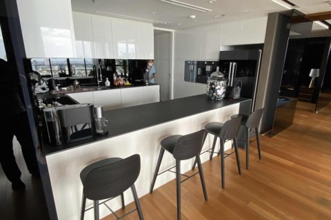 Condo in Bangkok, Thailand, 2 bedrooms  № 181063 - photo 7