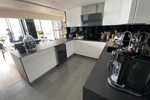 Condo in Bangkok, Thailand, 2 bedrooms  № 181063 - photo 5