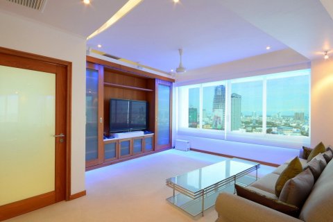 Condo in Bangkok, Thailand, 2 bedrooms  № 181059 - photo 3