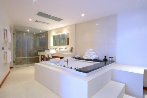 Condo in Bangkok, Thailand, 2 bedrooms  № 181059 - photo 8