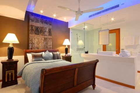 Condo in Bangkok, Thailand, 2 bedrooms  № 181059 - photo 10