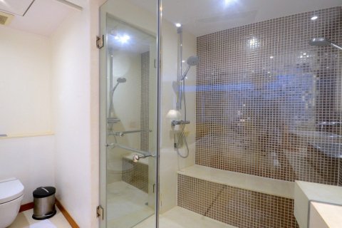 Condo in Bangkok, Thailand, 2 bedrooms  № 181059 - photo 9