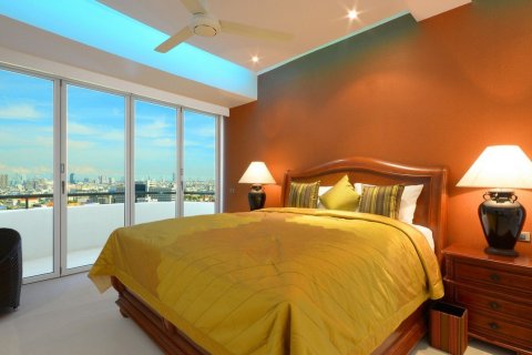 Condo in Bangkok, Thailand, 2 bedrooms  № 181059 - photo 7