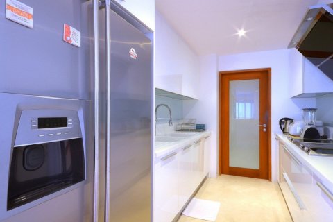 Condo in Bangkok, Thailand, 2 bedrooms  № 181059 - photo 5