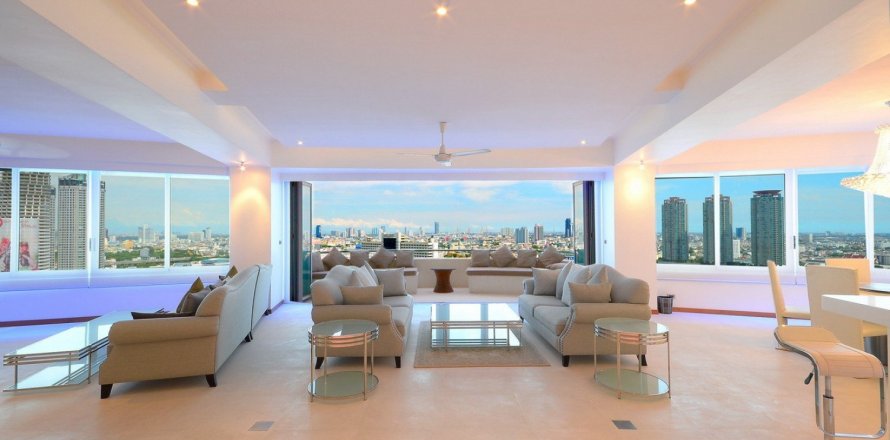 Condo in Bangkok, Thailand, 2 bedrooms  № 181059