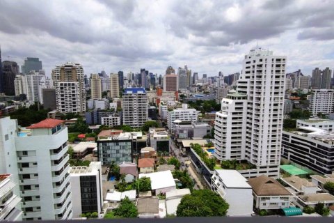 Condo in Bangkok, Thailand, 2 bedrooms  № 181062 - photo 5
