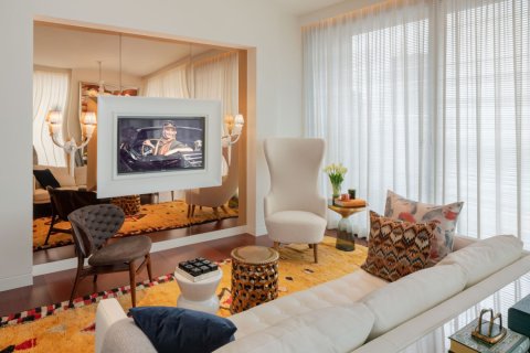 Condo in Bangkok, Thailand, 2 bedrooms  № 181064 - photo 2