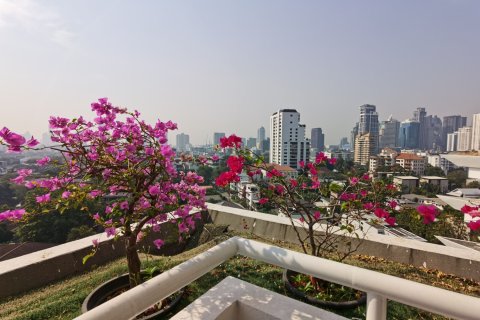 Condo in Bangkok, Thailand, 4 bedrooms  № 181060 - photo 7