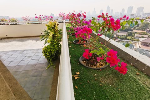 Condo in Bangkok, Thailand, 4 bedrooms  № 181060 - photo 6