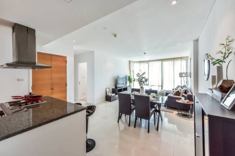 Condo in Bangkok, Thailand, 2 bedrooms  № 180547 - photo 6