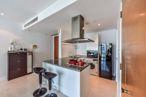 Condo in Bangkok, Thailand, 2 bedrooms  № 180547 - photo 5