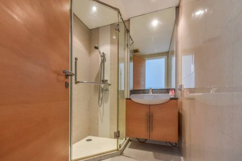 Condo in Bangkok, Thailand, 2 bedrooms  № 180547 - photo 13