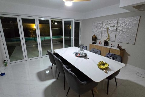 House in Phuket, Thailand 3 bedrooms № 159374 - photo 18