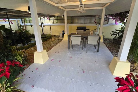 House in Phuket, Thailand 3 bedrooms № 159374 - photo 12