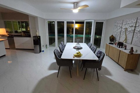 House in Phuket, Thailand 3 bedrooms № 159374 - photo 21