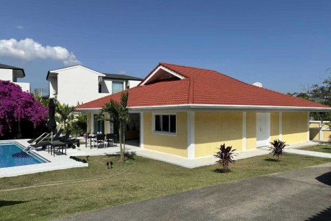 House in Phuket, Thailand 3 bedrooms № 159374