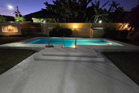 House in Phuket, Thailand 3 bedrooms № 159374 - photo 8