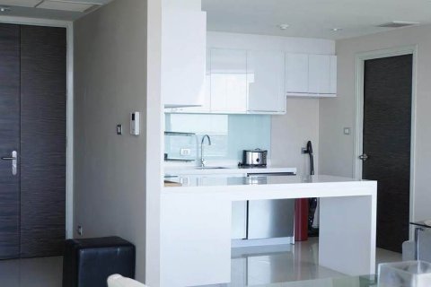 Кондоминиум с 3 спальнями в Кхлонг Сане, Бангкок, Таиланд № 159372 - фото 3