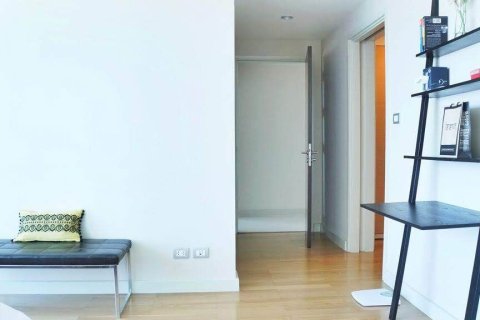 Кондоминиум с 3 спальнями в Кхлонг Сане, Бангкок, Таиланд № 159372 - фото 6