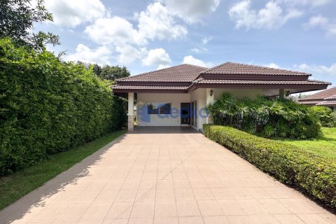 House in Pattaya, Thailand 3 bedrooms № 196229 - photo 8