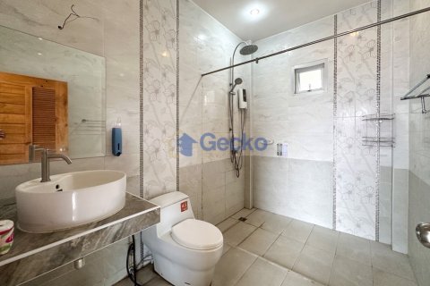 House in Pattaya, Thailand 3 bedrooms № 196229 - photo 23