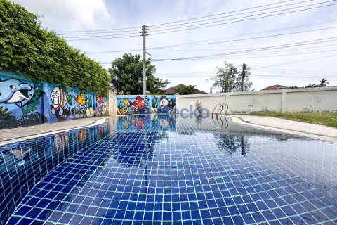 House in Pattaya, Thailand 3 bedrooms № 196229 - photo 2