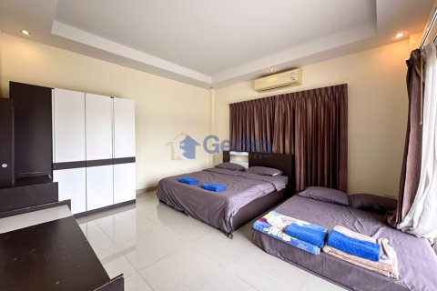 House in Pattaya, Thailand 3 bedrooms № 196229 - photo 22