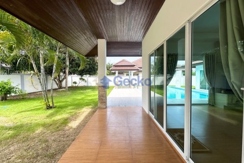 House in Pattaya, Thailand 3 bedrooms № 196230 - photo 18