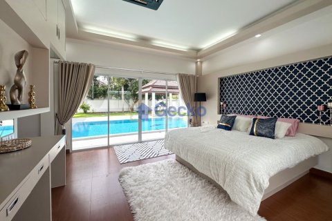 House in Pattaya, Thailand 3 bedrooms № 196230 - photo 28