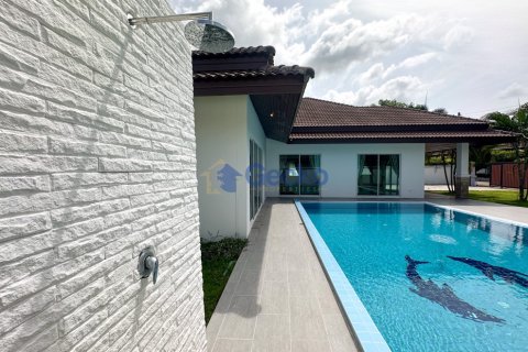 House in Pattaya, Thailand 3 bedrooms № 196230 - photo 5