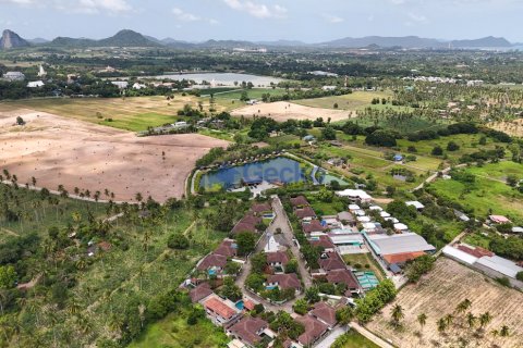 House in Pattaya, Thailand 3 bedrooms № 196230 - photo 13