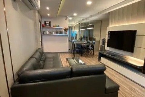 Кондоминиум с 2 спальнями в Хуай Кванге, Бангкок, Таиланд № 135804 - фото 1