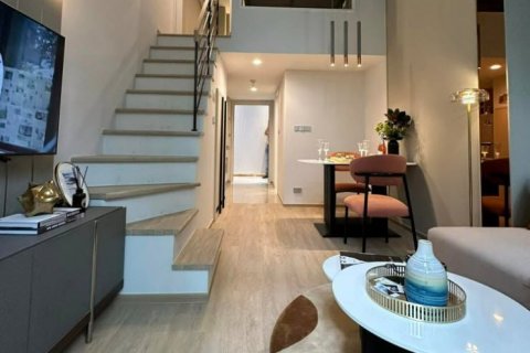 Студия в кондо в Банг Раке, Бангкок, Таиланд № 135803 - фото 3